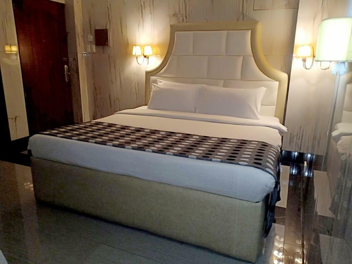 Belgian Suites Manila Zewnętrze zdjęcie